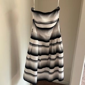 Black and white stripes dress, strapless neckline